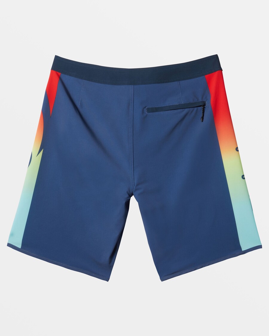 Quiksilver Surfsilk Holmes 20" šortky - Vintage Indigo