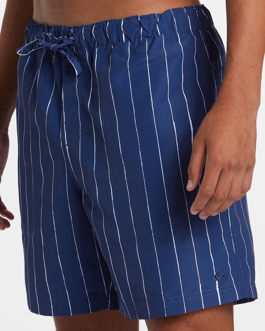 クイックシルバー製の優れた 17 インチ水泳パンツ - エステートブルー