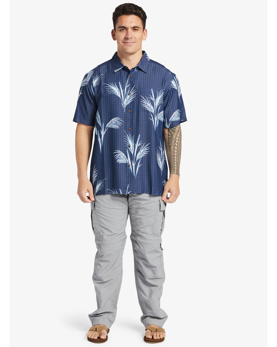 Το Quiksilver Waterman απέφυγε το πουκάμισο - το Estate Blue παραλείφθηκε