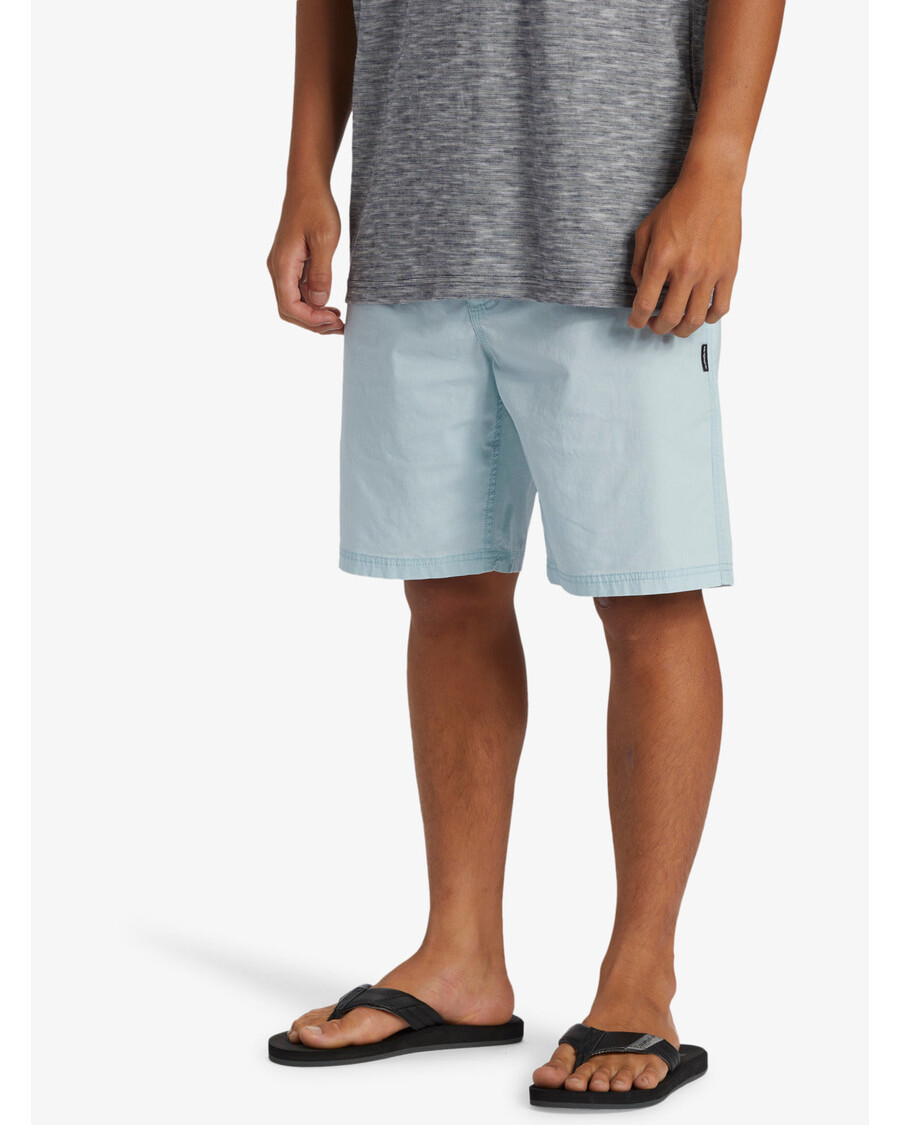 Quicksilver Street Trunk Utility σορτς - μπλε σύννεφο