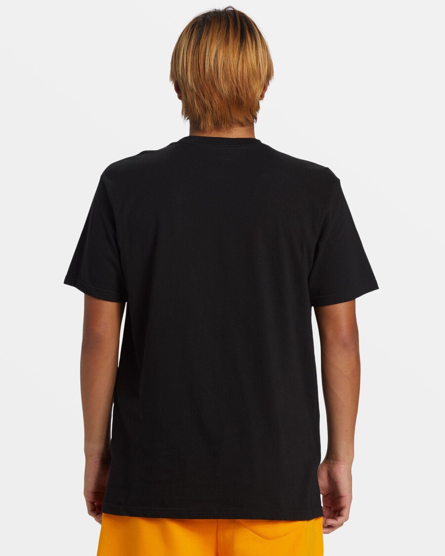 تي شيرت بشعار شركة Quiksilver - أسود