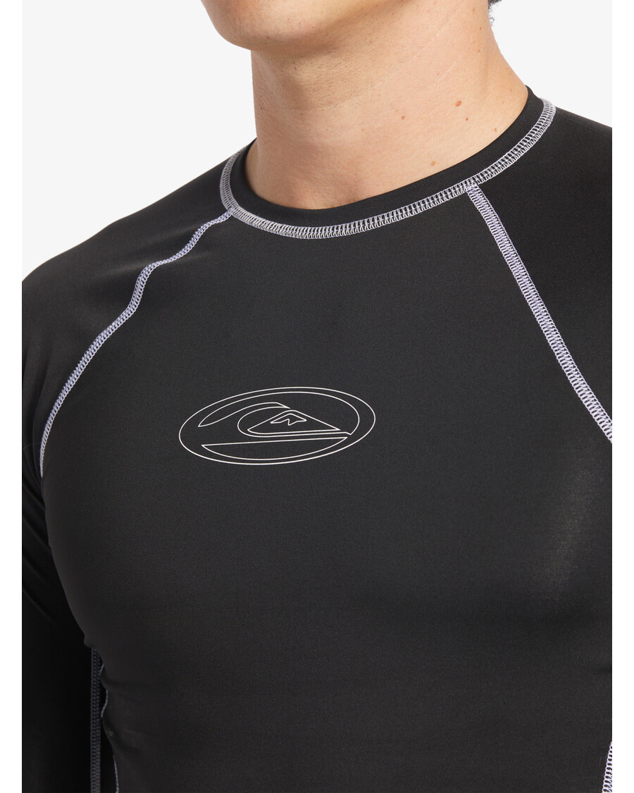 クイックシルバーサターンプロテクション長袖 UPF 50 ラッシュガード - ブラック