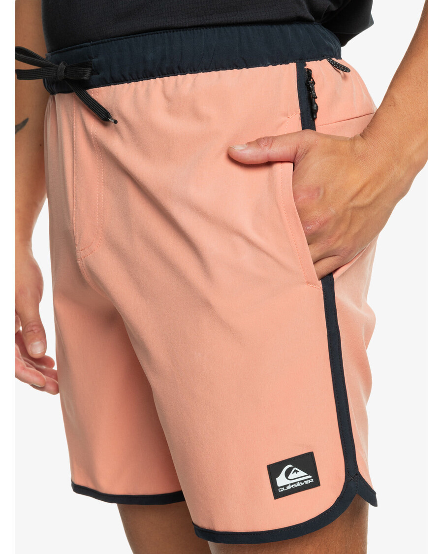 Quik Silver Omni Scallop 17" Amphibian Boardshorts - Canyon Clay