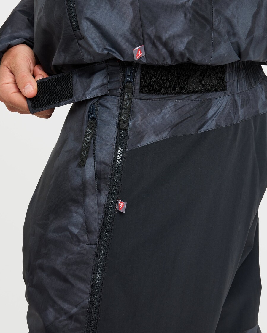 куиксилвер травис рице екпедитион снежне панталоне - тр црни папир