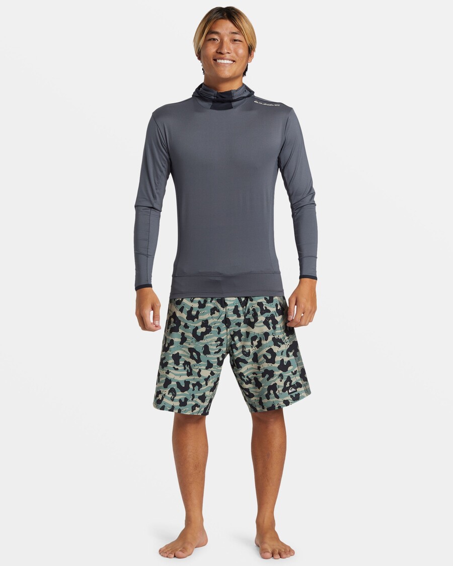 Quik Sidabrinė Highline Upf 50 Su Gobtuvu Ilgomis Rankovėmis Nuo Bėrimų Apsauga - Geležiniai Vartai