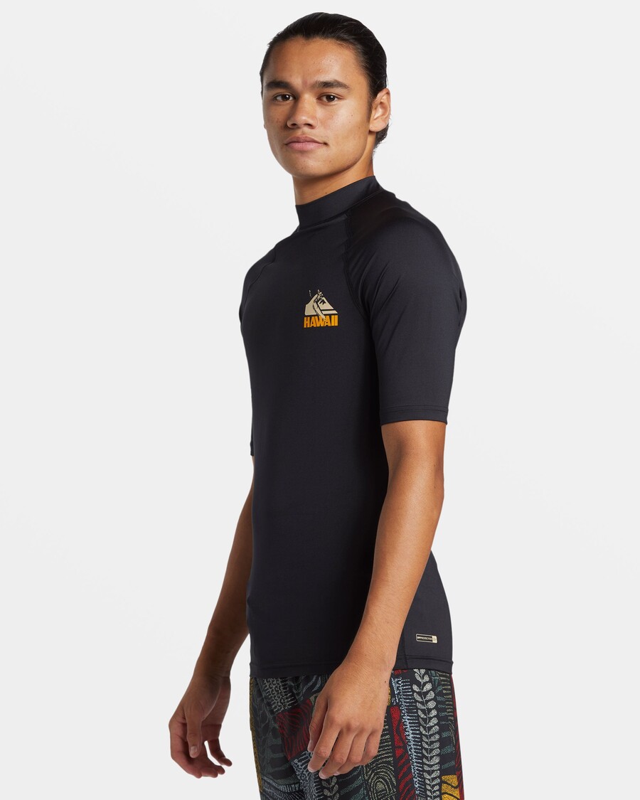 Quik ασημί πετρογλυφικό Upf 50 κοντό μανίκι Rashguard - μαύρο