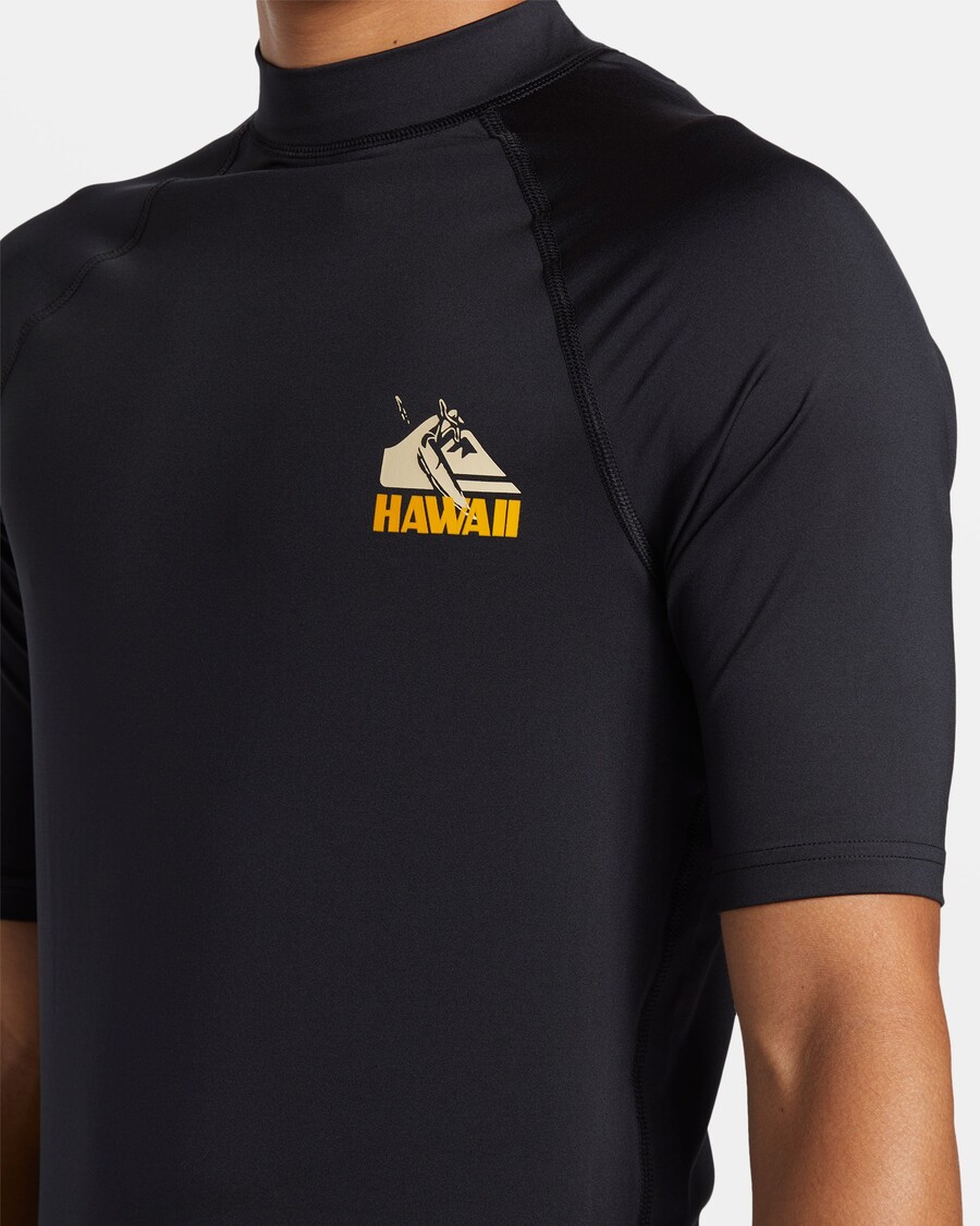 Quik ασημί πετρογλυφικό Upf 50 κοντό μανίκι Rashguard - μαύρο