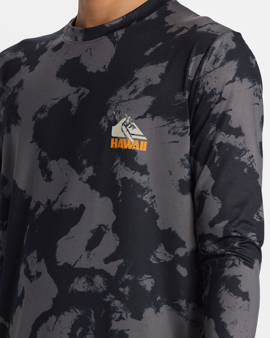 μακρυμάνικο μπλουζάκι σερφ με ασημί πετρογλυφικό Quik - Hi Tie Dye