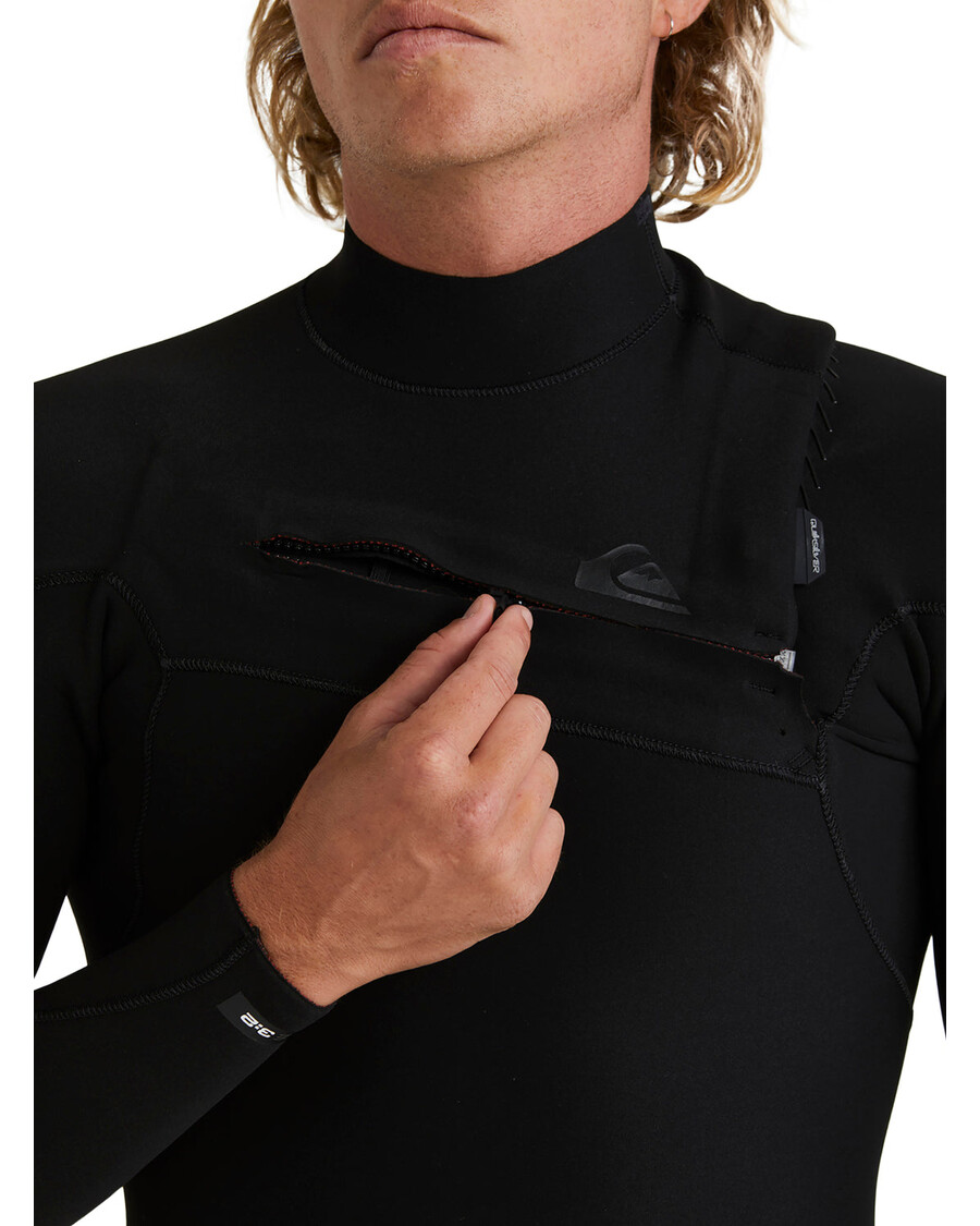 Quiksilver 3/2mm Neopren S Vysokým Zipsom Na Hrudi - čierny